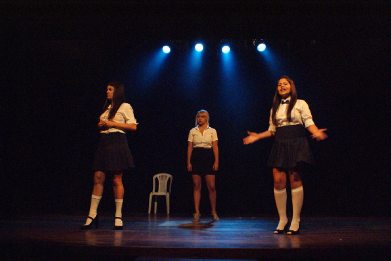 Escola de Teatro e Cinema Contato Flamengo - Escola de Teatro